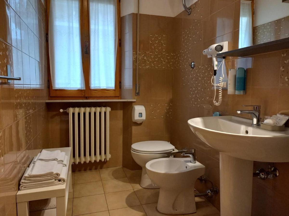 Hotel Cormorano Педазо Екстериор снимка