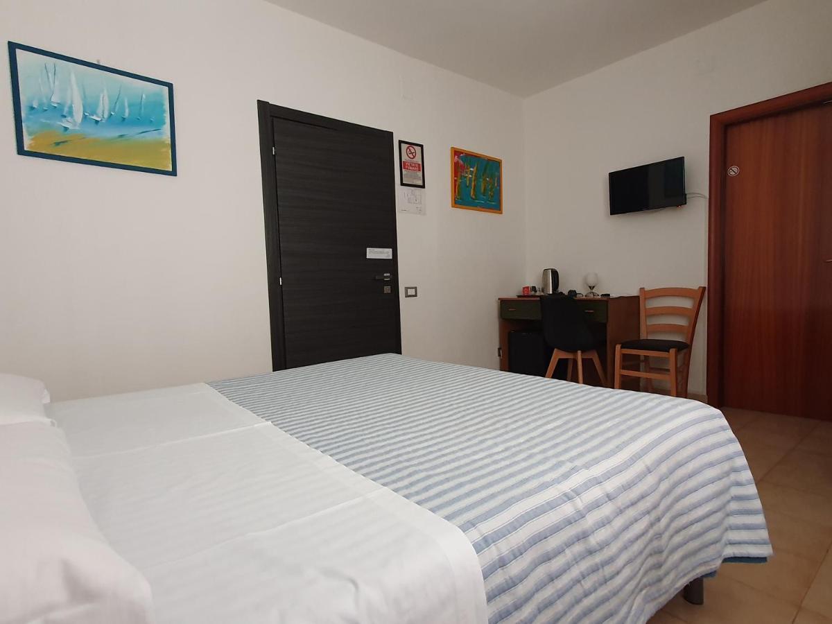 Hotel Cormorano Педазо Екстериор снимка